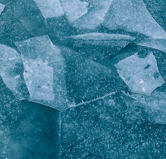 On thin ice by Johanna da Rocha Abreu, a story from the app StoryPlanet English Pro, photo by Vincent Foret, courtesy of Unsplash